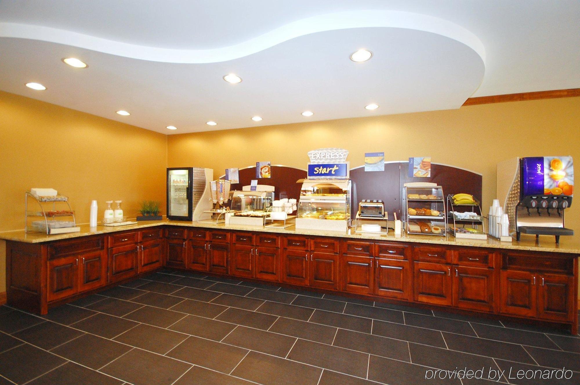 Americas Best Value Inn - Fredericksburg North Экстерьер фото