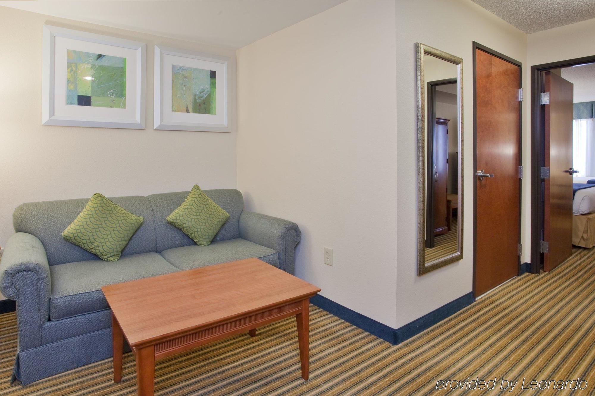 Americas Best Value Inn - Fredericksburg North Экстерьер фото