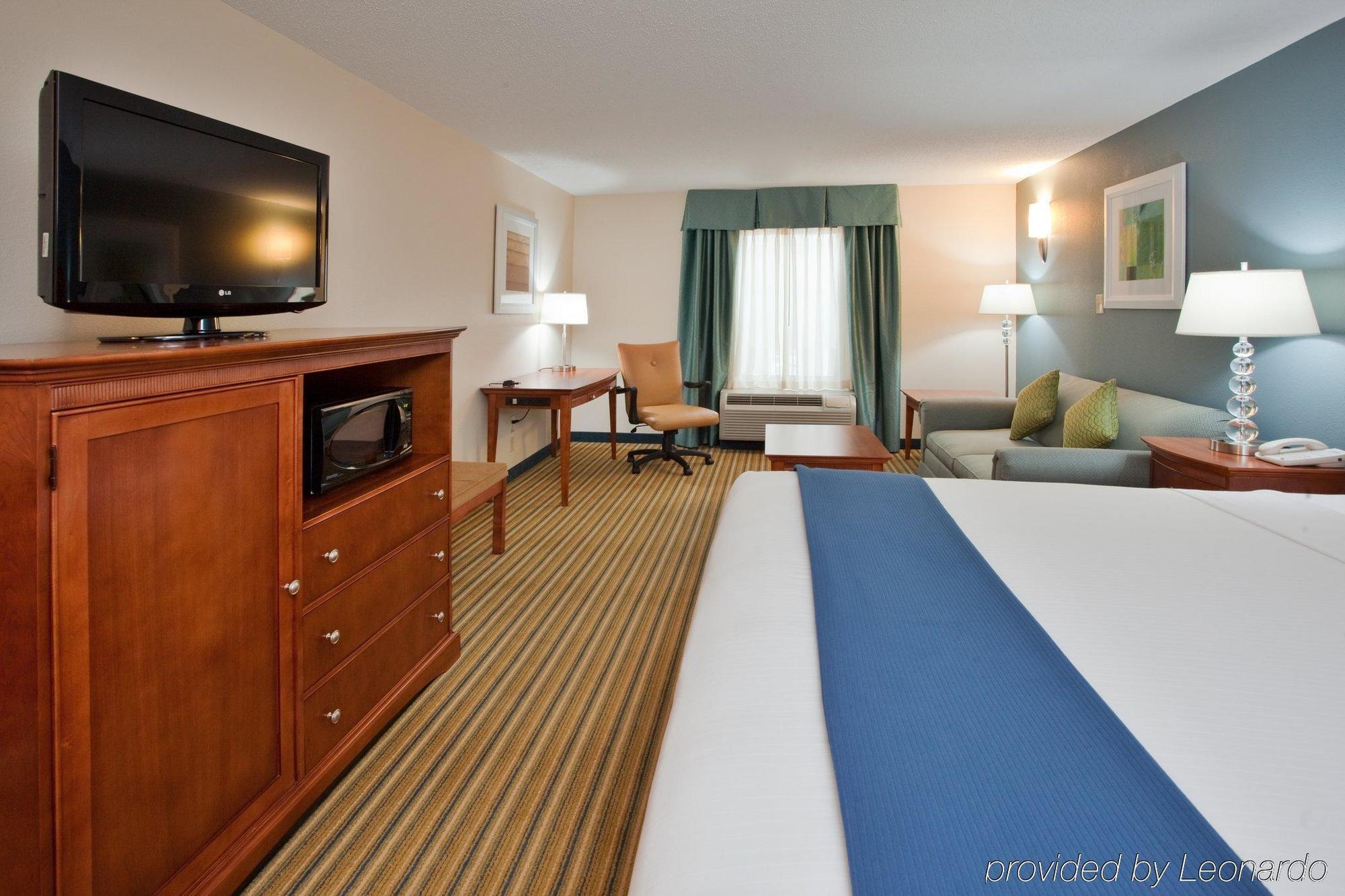 Americas Best Value Inn - Fredericksburg North Экстерьер фото