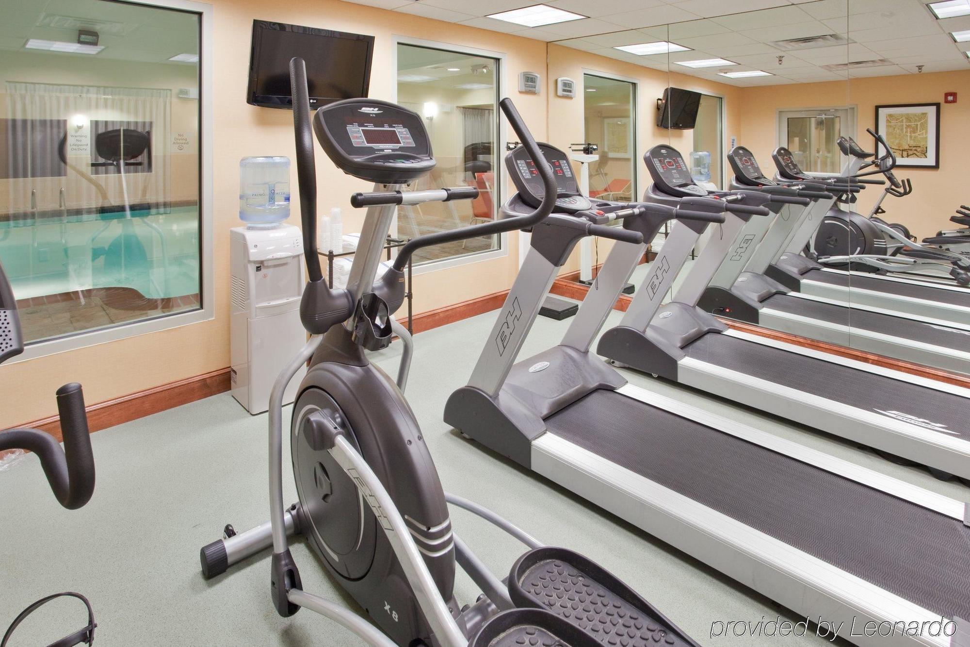 Americas Best Value Inn - Fredericksburg North Экстерьер фото