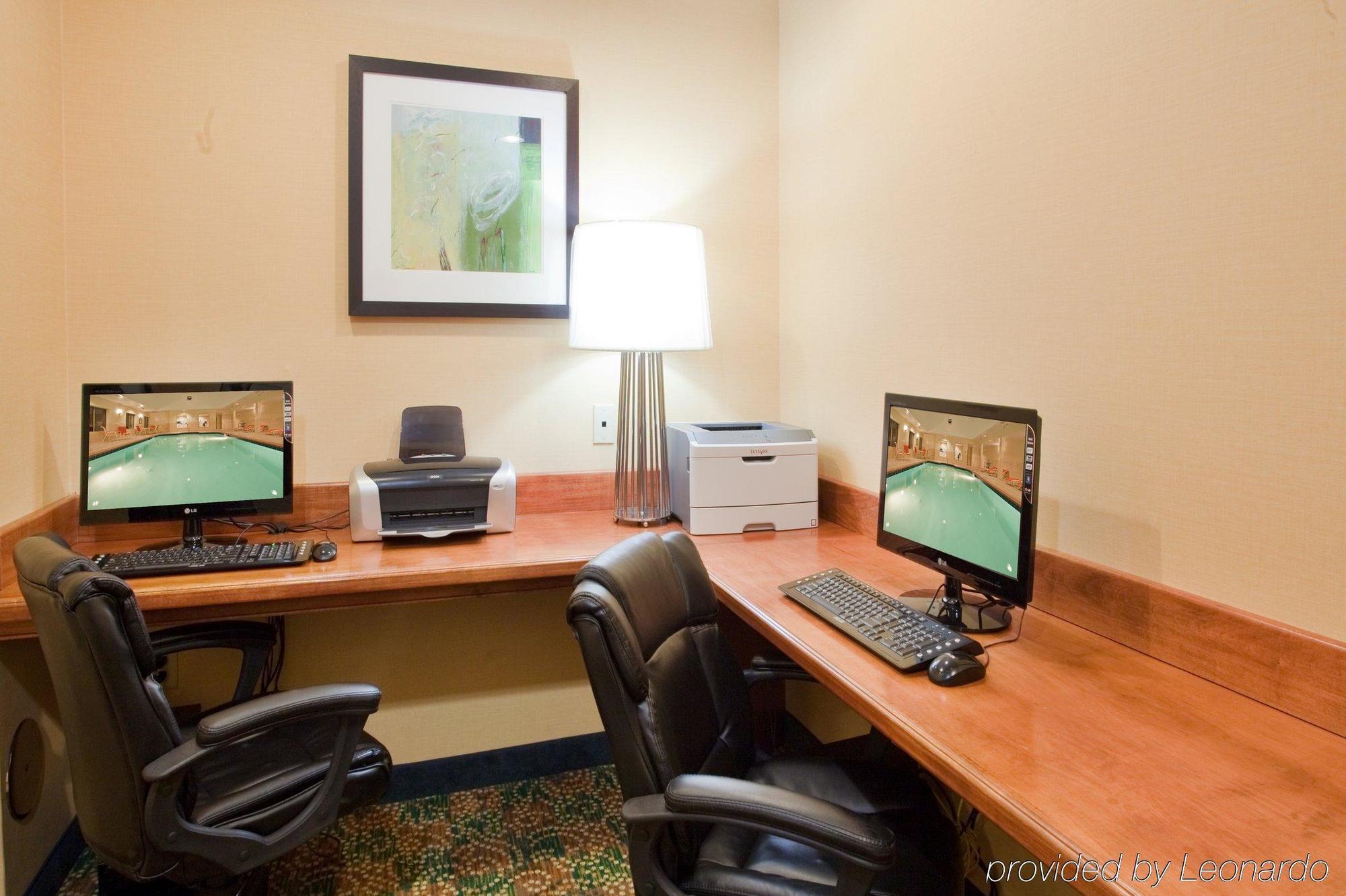 Americas Best Value Inn - Fredericksburg North Экстерьер фото