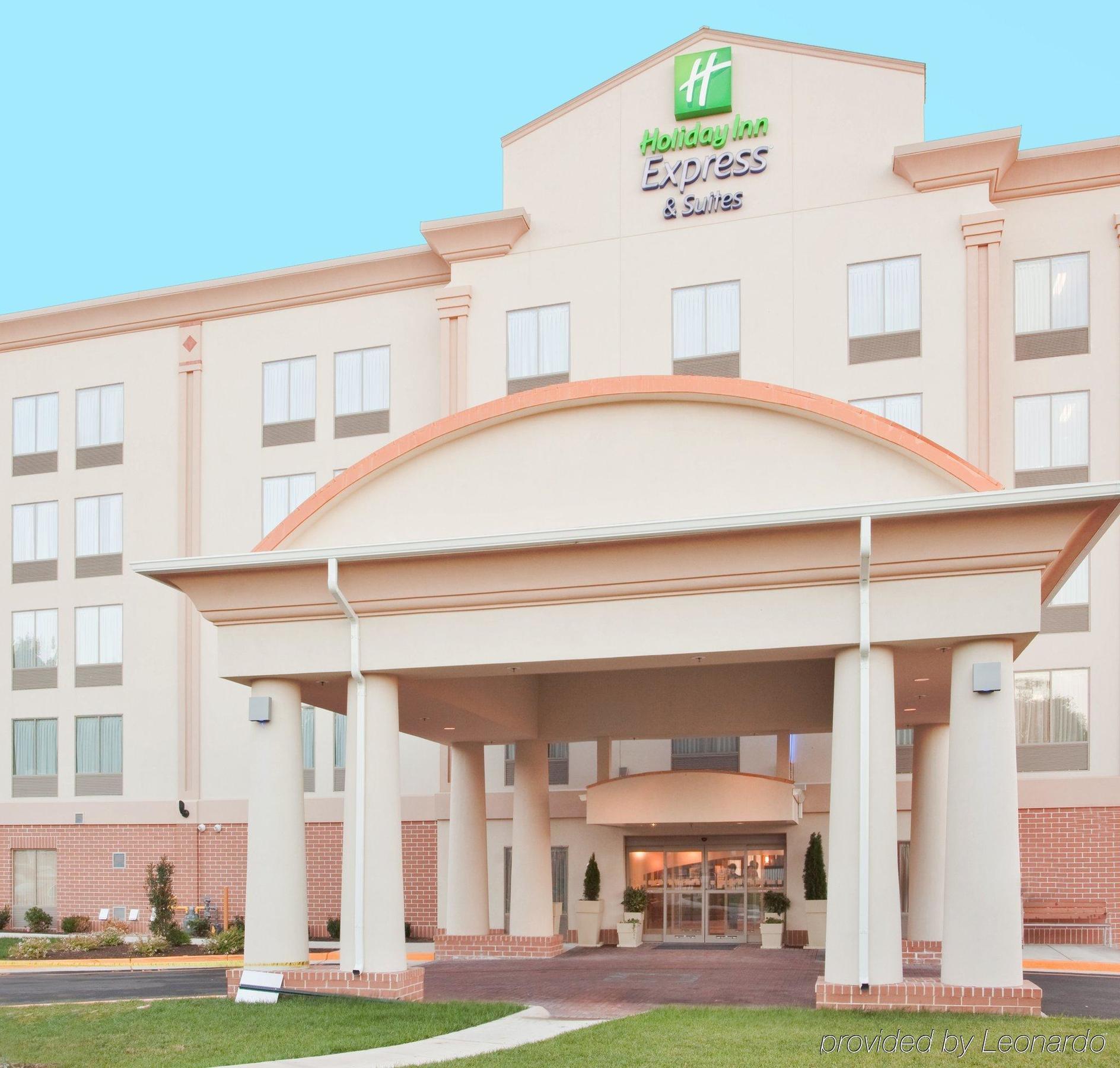 Americas Best Value Inn - Fredericksburg North Экстерьер фото