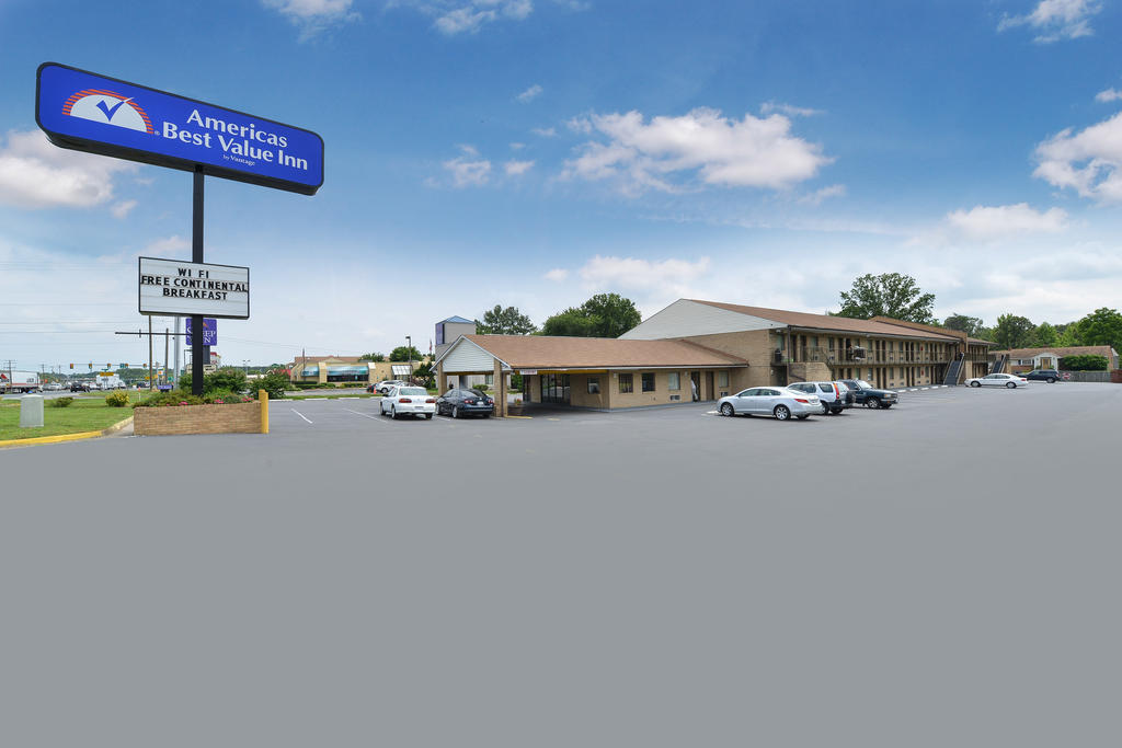 Americas Best Value Inn - Fredericksburg North Экстерьер фото